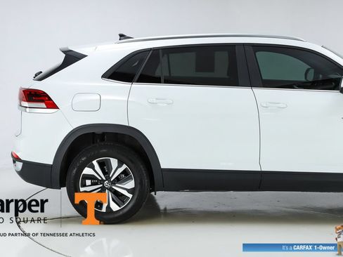 Used 2024 Volkswagen Atlas Cross Sport SE FWD image 11