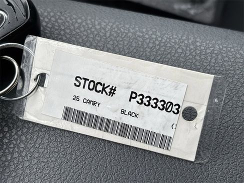 Used 2025 Toyota Camry SE image 15