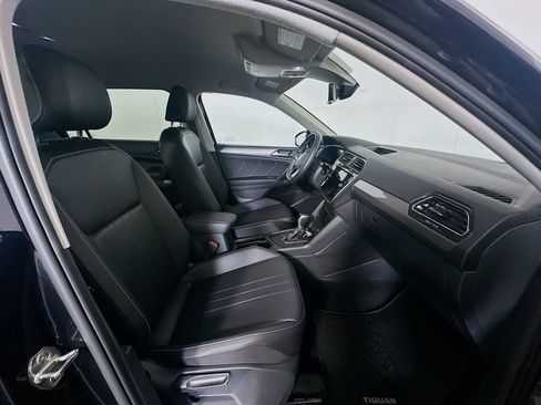 Used 2023 Volkswagen Tiguan SE FWD image 32