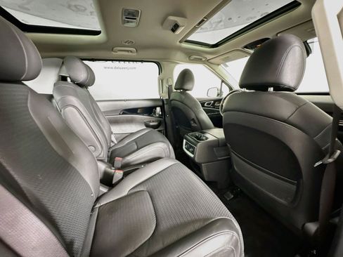 Used 2025 Kia Carnival SX Prestige FWD image 31