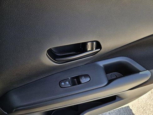 New 2025 Nissan Kicks Play S image 6