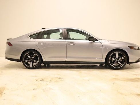 Used 2023 Honda Accord Sport image 3