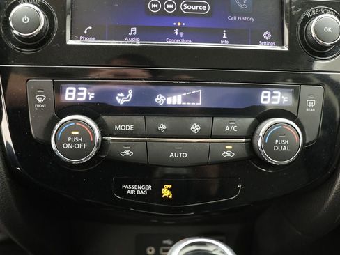 Used 2019 Nissan Rogue Sport SV image 22