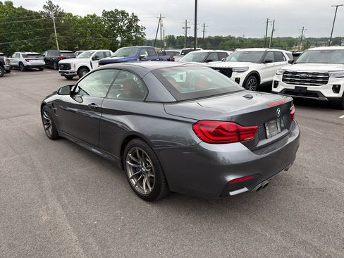 Used 2018 BMW M4 Convertible RWD image 2
