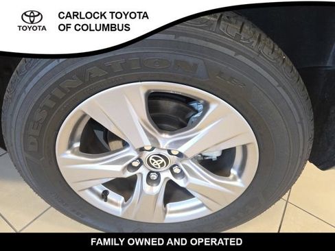 Used 2025 Toyota RAV4 LE AWD/4WD image 10