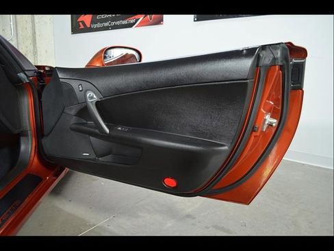 Used 2006 Chevrolet Corvette Convertible w/ Preferred Equipment Group RWD image 21