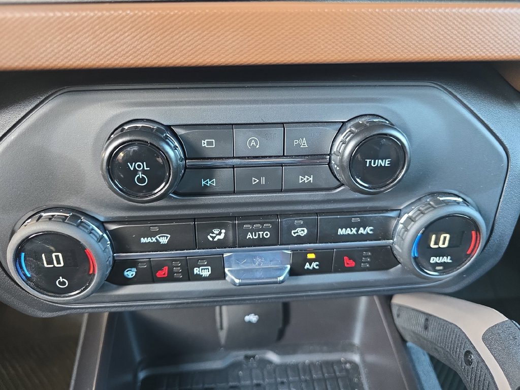 Used 2024 Ford Bronco Outer Banks w/ Sasquatch Package AWD/4WD image 23