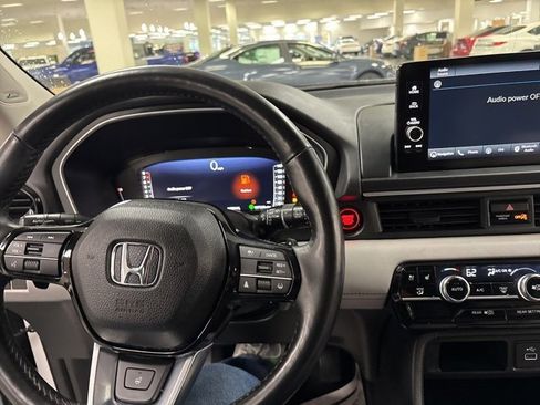 Used 2023 Honda Pilot Elite image 22