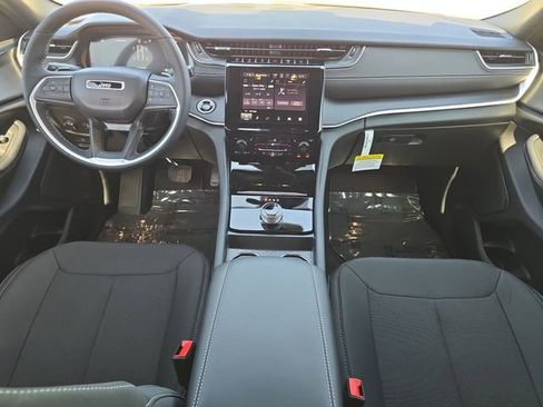 New 2026 Jeep Grand Cherokee Laredo X RWD image 9