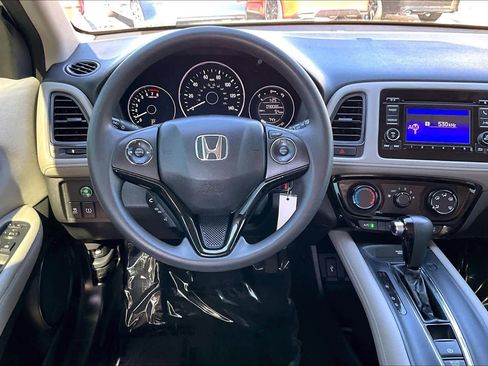 Used 2017 Honda HR-V LX image 5
