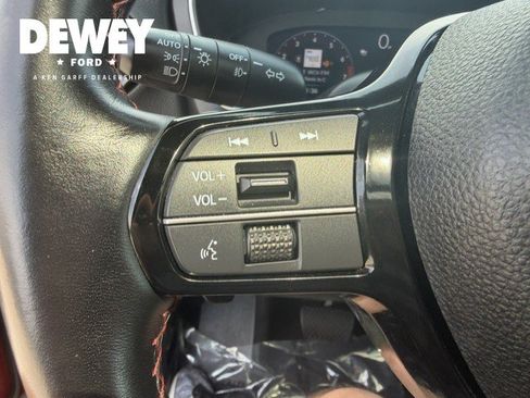 Used 2025 Honda Pilot Black Edition image 14
