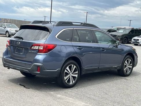 Used 2018 Subaru Outback 2.5i Limited AWD/4WD image 13