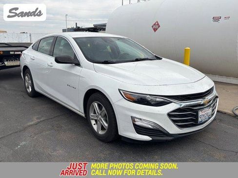 Used 2023 Chevrolet Malibu LS image 1