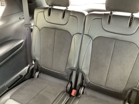 Used 2023 Jeep Grand Cherokee L Laredo AWD/4WD image 9