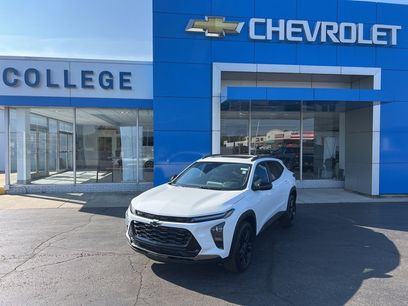 New 2025 Chevrolet Trax ACTIV w/ Sunroof Package