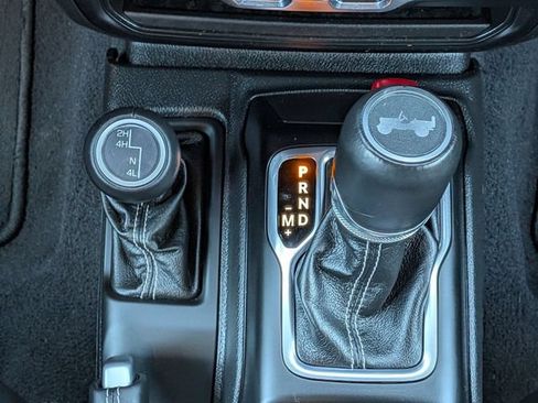 Used 2023 Jeep Wrangler Unlimited Sahara w/ Cold Weather Group AWD/4WD image 17