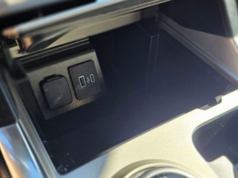 Used 2024 Ford Explorer XLT w/ Equipment Group 202A image 33