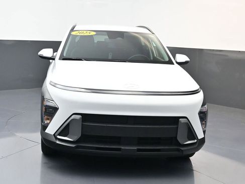 Certified 2025 Hyundai Kona SEL FWD image 8
