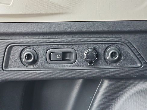 Used 2022 Subaru Forester Limited w/ Popular Package #3 image 13