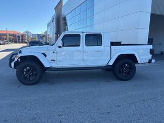 Used 2022 Jeep Gladiator Overland video 2