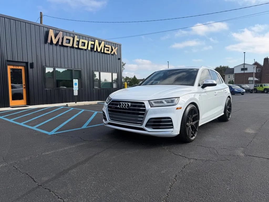 Used 2018 Audi SQ5 Premium Plus w/ Navigation Package AWD/4WD image 1