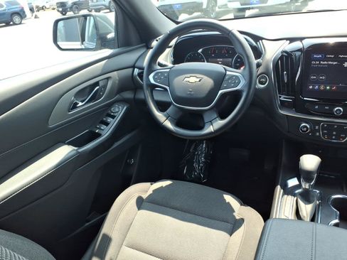 Used 2023 Chevrolet Traverse LT AWD/4WD image 10