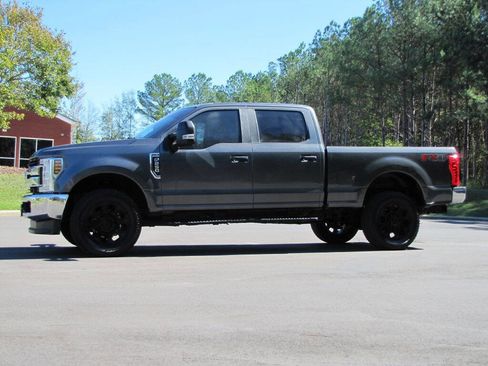 Used 2019 Ford F250 XL w/ STX Appearance Package image 3