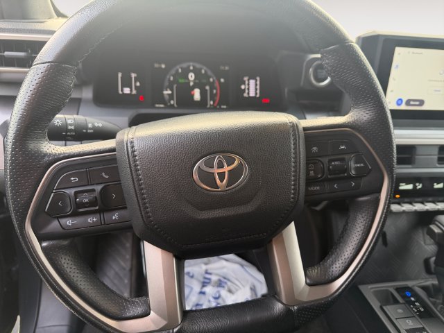 Used 2025 Toyota 4Runner SR5 AWD/4WD image 12