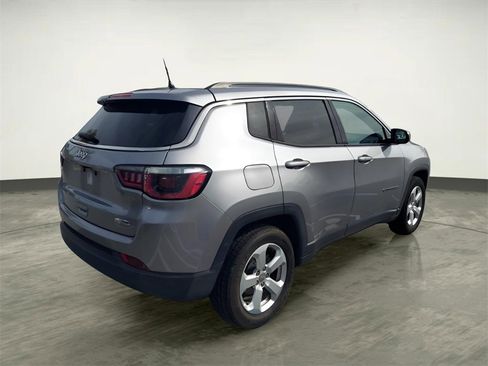 Used 2018 Jeep Compass Latitude image 5