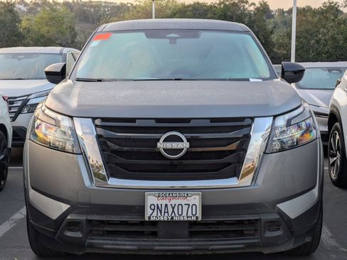 Used 2024 Nissan Pathfinder S image 2