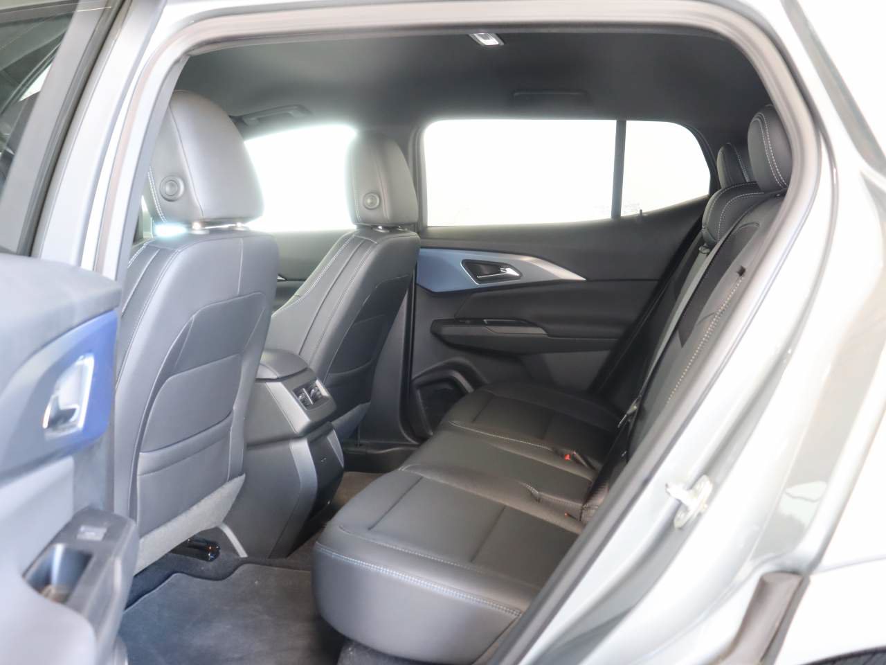 Certified 2024 Chevrolet Equinox EV LT w/ LPO, Active Package FWD image 15