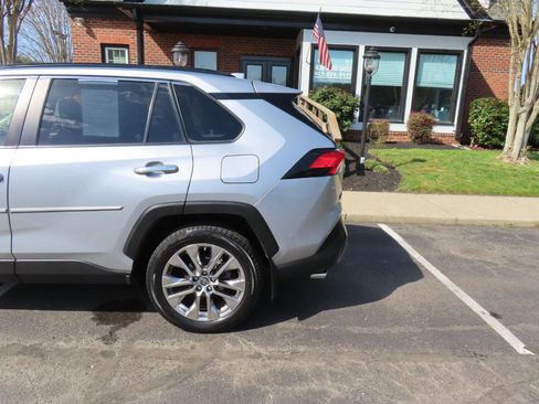 Used 2019 Toyota RAV4 Limited w/ Advanced Technology Package image 4