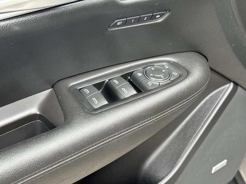 Used 2018 Cadillac XT5 Luxury w/ Driver Awareness Package AWD/4WD image 18