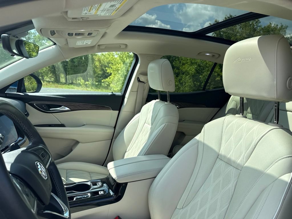 Used 2022 Buick Envision Avenir w/ Technology Package II AWD/4WD image 25