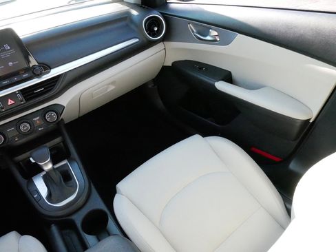 Used 2022 Kia Forte LXS image 11