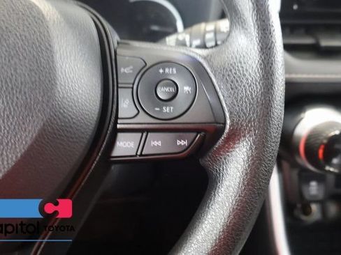 Used 2025 Toyota RAV4 XLE AWD/4WD image 18