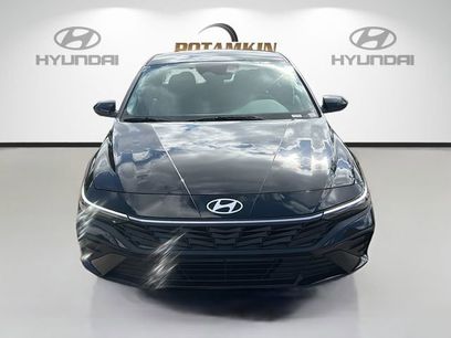 New 2026 Hyundai Elantra SE