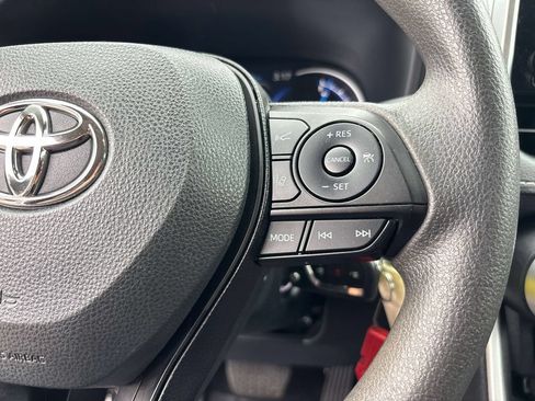 Used 2024 Toyota RAV4 LE AWD/4WD image 20