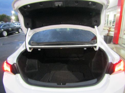 Used 2022 Chevrolet Malibu LT FWD image 24