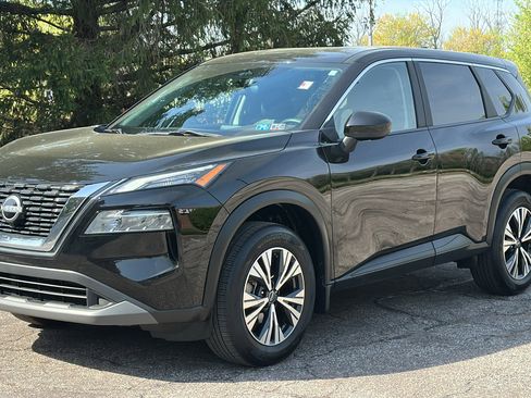 Certified 2023 Nissan Rogue SV image 2