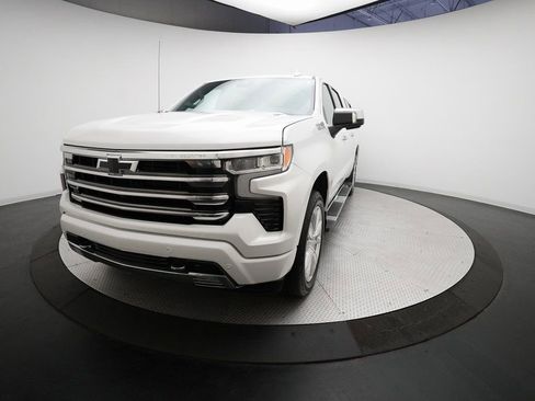 Certified 2023 Chevrolet Silverado 1500 High Country w/ Technology Package image 31