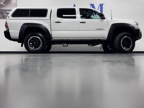 Used 2015 Toyota Tacoma 4x4 Double Cab w/ Convenience Package image 3