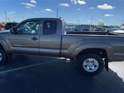 Used 2014 Toyota Tacoma 4x4 Access Cab image 7