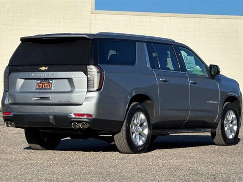 New 2025 Chevrolet Suburban Premier image 4