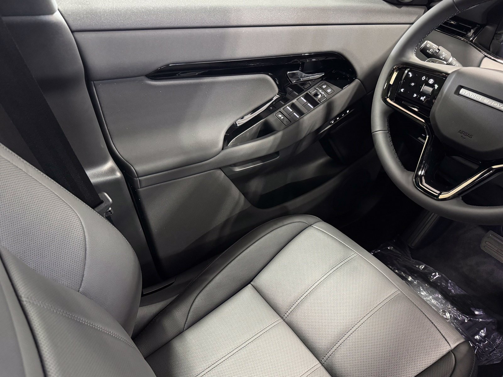New 2026 Land Rover Range Rover Evoque S AWD/4WD image 37