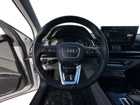 Used 2022 Audi Q5 2.0T Premium w/ Convenience Package image 12