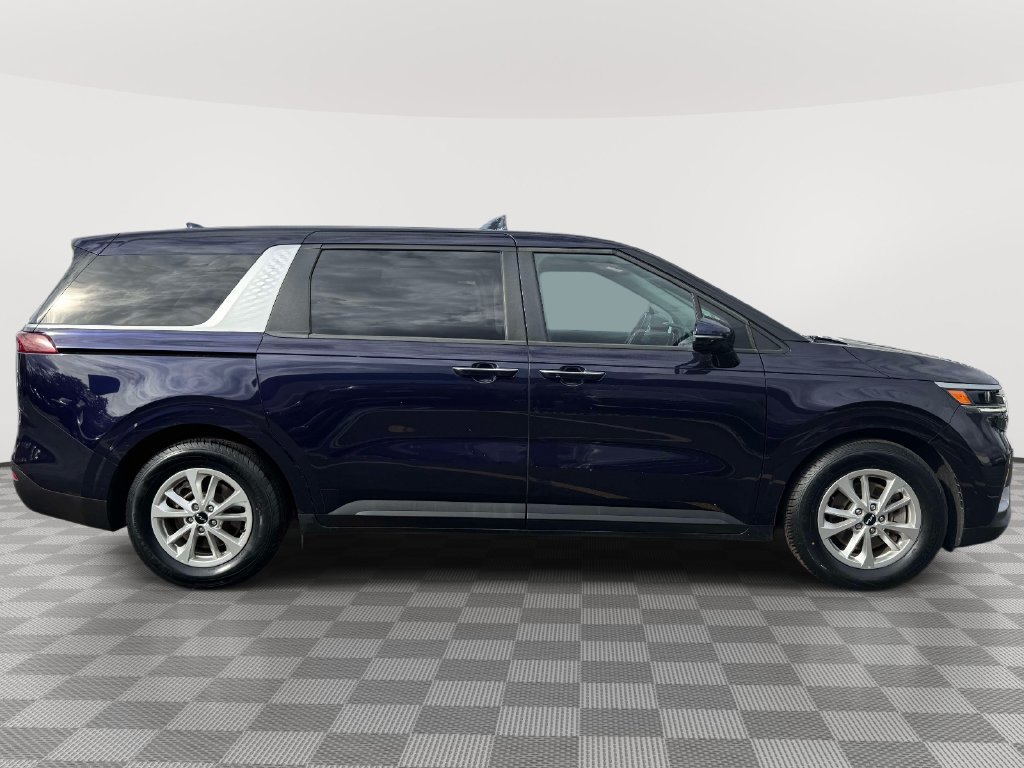 Certified 2024 Kia Carnival LX FWD image 5