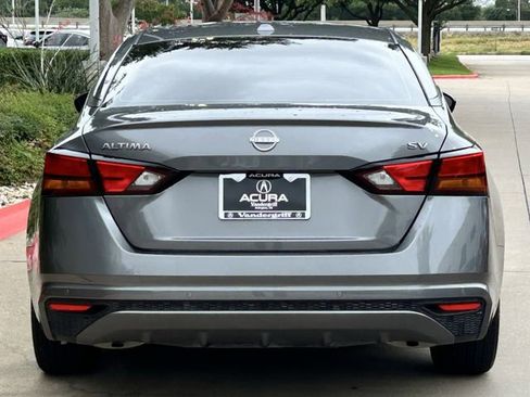 Used 2024 Nissan Altima 2.5 SV FWD image 5