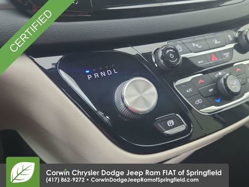 Certified 2022 Chrysler Pacifica Touring-L image 26