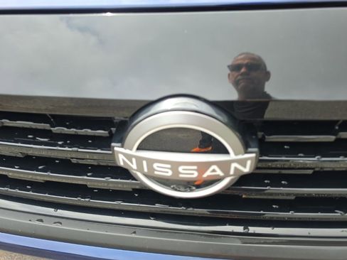 Used 2025 Nissan Kicks SR FWD image 6